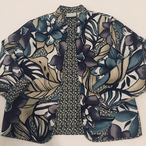 Cool Floral Print Quilted Double Sided Open Front Jacket - Picture 2 of 6